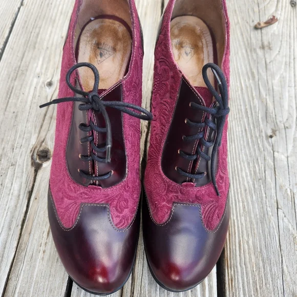 John Fluevog Red Ankle Boots with Vintage-Inspired Design - Picture 2 of 3